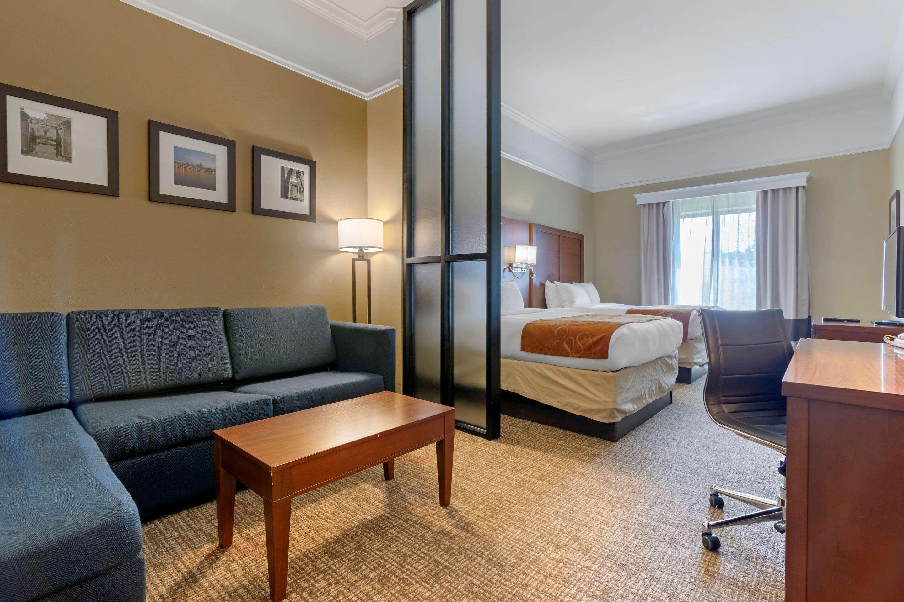 Comfort Suites Savannah North Port Wentworth Exterior photo
